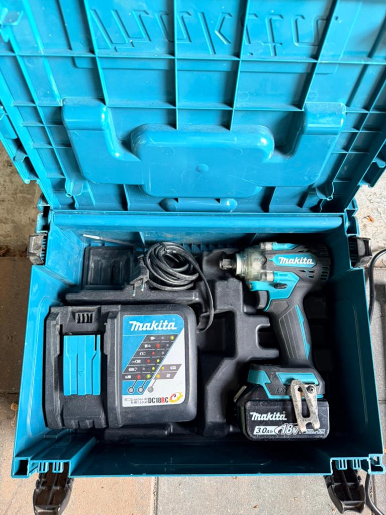 Makita 18v DTW300ZJ, Ophalen of Verzenden, Zo goed als nieuw, Boor- en Schroefmachine