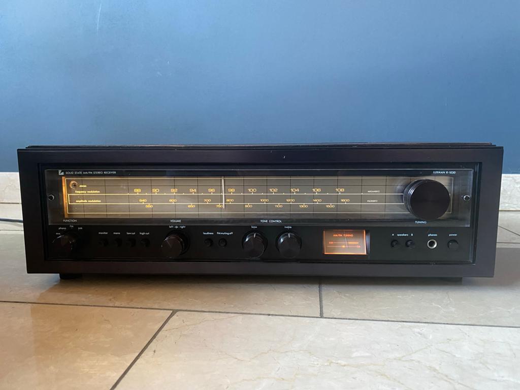 Luxman R-1030 Solid State AM/FM Stereo Receiver, mooie kast, Audio, Tv en Foto, Versterkers en Receivers, Overige merken, Gebruikt