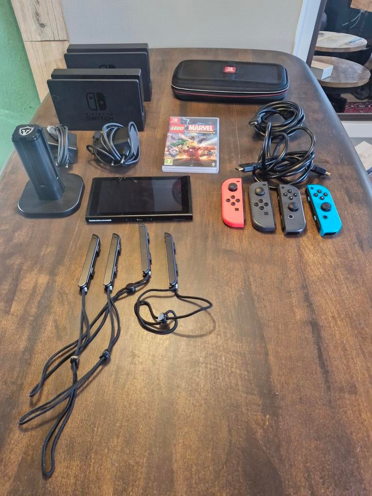Nintendo Switch Bundel: Zo Goed Als Nieuw met Extra's, Spelcomputers en Games, Spelcomputers | Nintendo Switch, Zo goed als nieuw
