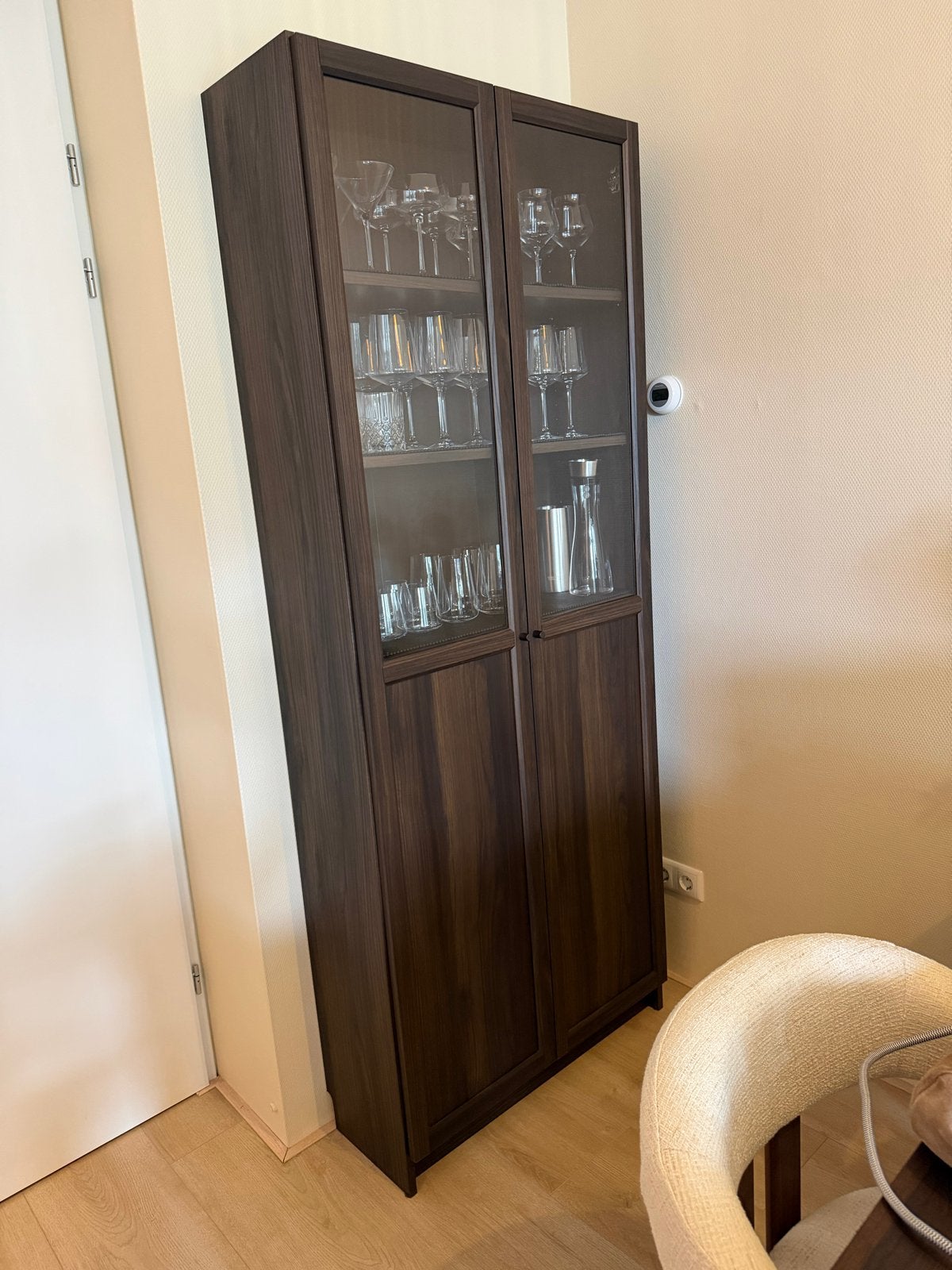 IKEA Billy Boekenkast met glazen deur, eikenpatroon walnoot, Huis en Inrichting, Kasten | Boekenkasten, Ophalen, 200 cm of meer