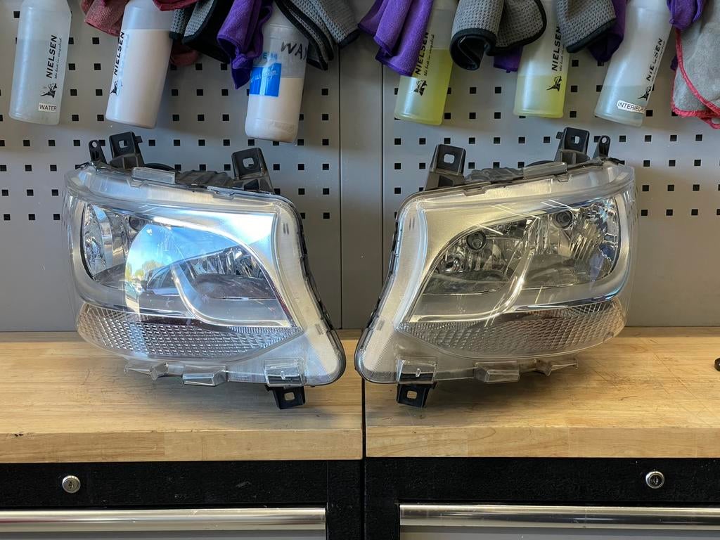 Originele Mercedes-Benz Sprinter koplampen (W907 / W910), Auto-onderdelen, Verlichting, Mercedes-Benz, Nieuw, Ophalen