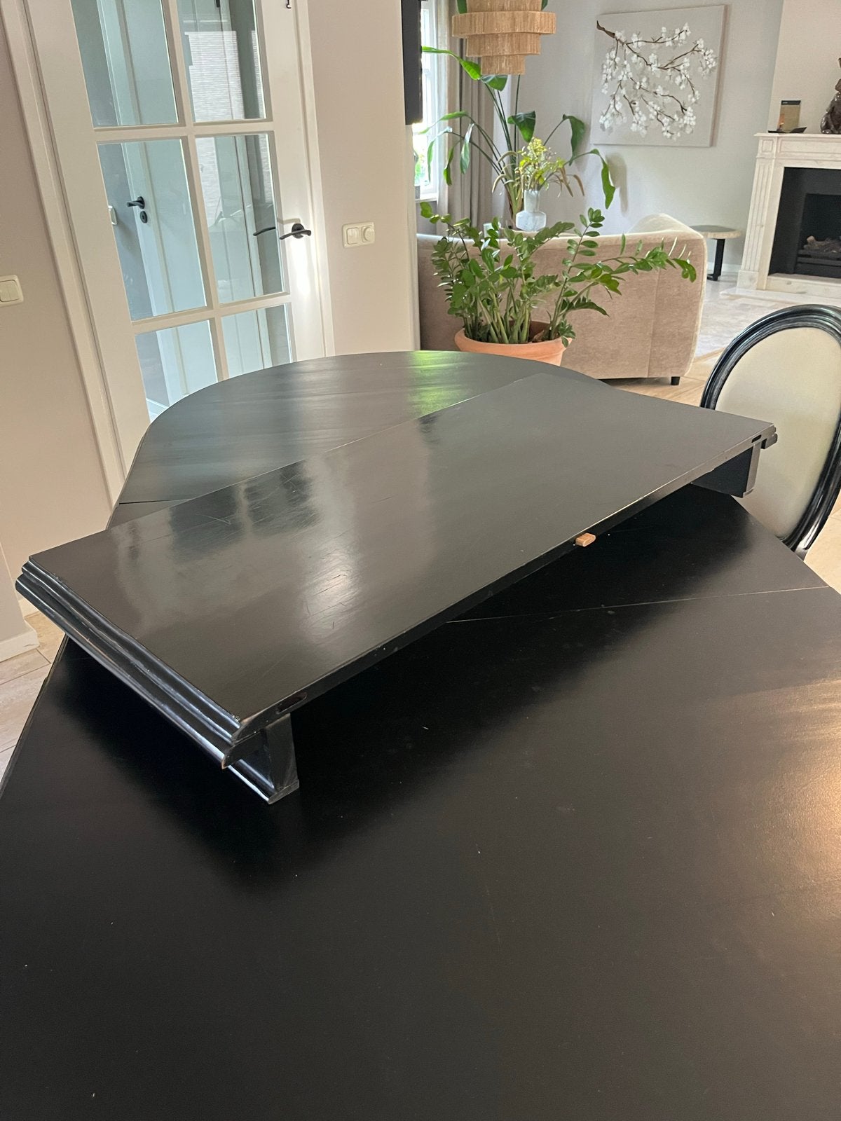 Uitschuifbare eettafel met 6 stoelen - Zwart, Huis en Inrichting, Tafels | Eettafels, Ophalen, Gebruikt, 50 tot 100 cm, 150 tot 200 cm