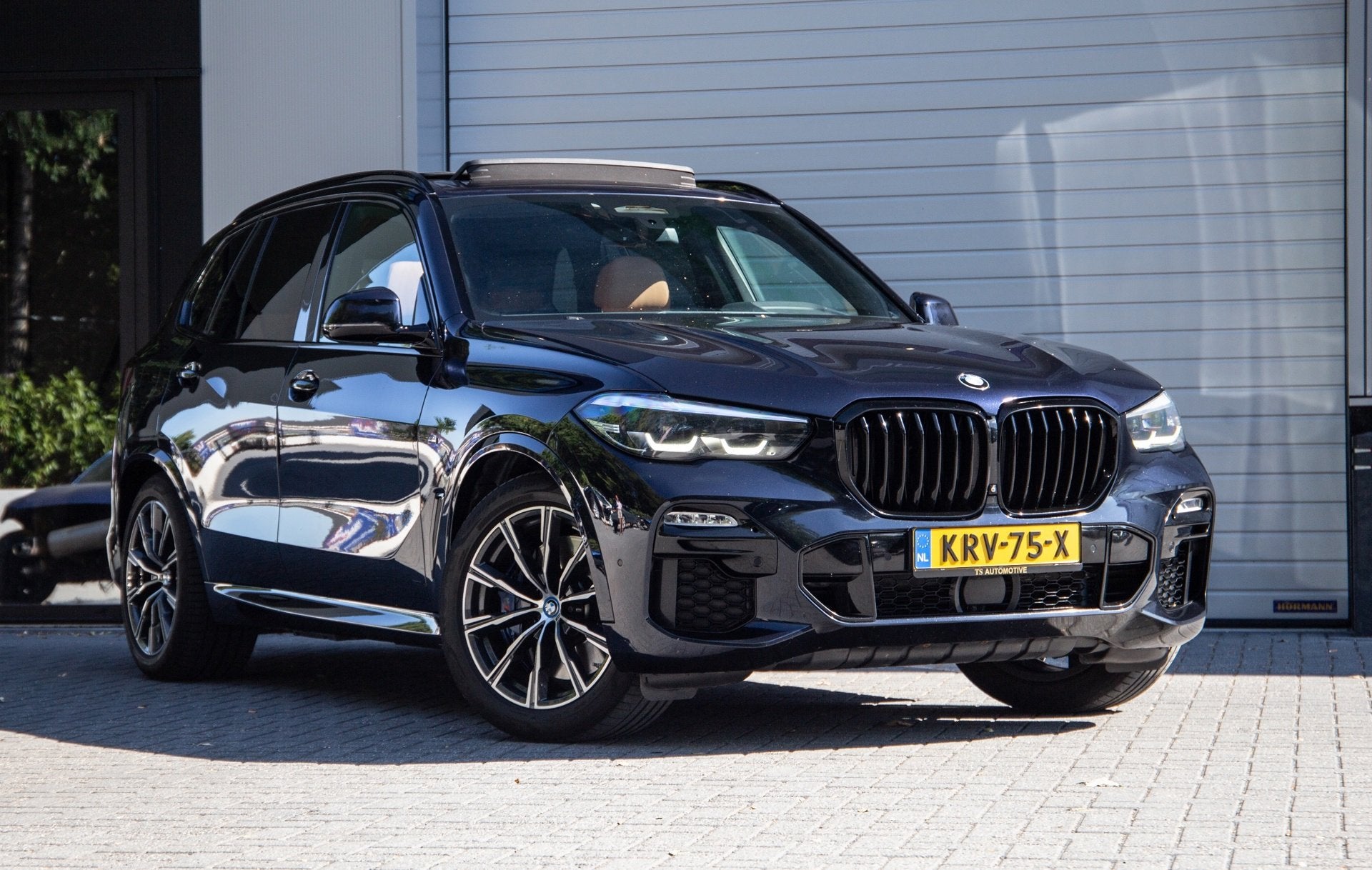 BMW X5 XDrive45e High Executive / Pano / Trekhaak / Stoelkoe, Auto's, BMW, Dealer onderhouden, Gebruikt, Zwart, Vierwielaandrijving