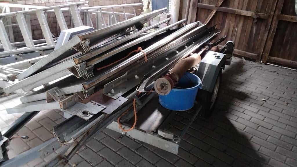 Garagedeur 2.90m breed x 3.15m hoog, rail voor dakhelling, Doe-het-zelf en Verbouw, Deuren en Horren, Gebruikt, Garagedeur, Ophalen of Verzenden