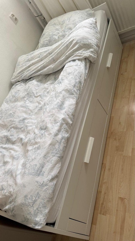 IKEA Brimnes bedbank 80x200 uitschuifbaar tot 2-persoonsbed, Ophalen, Eenpersoons, Wit, Zo goed als nieuw