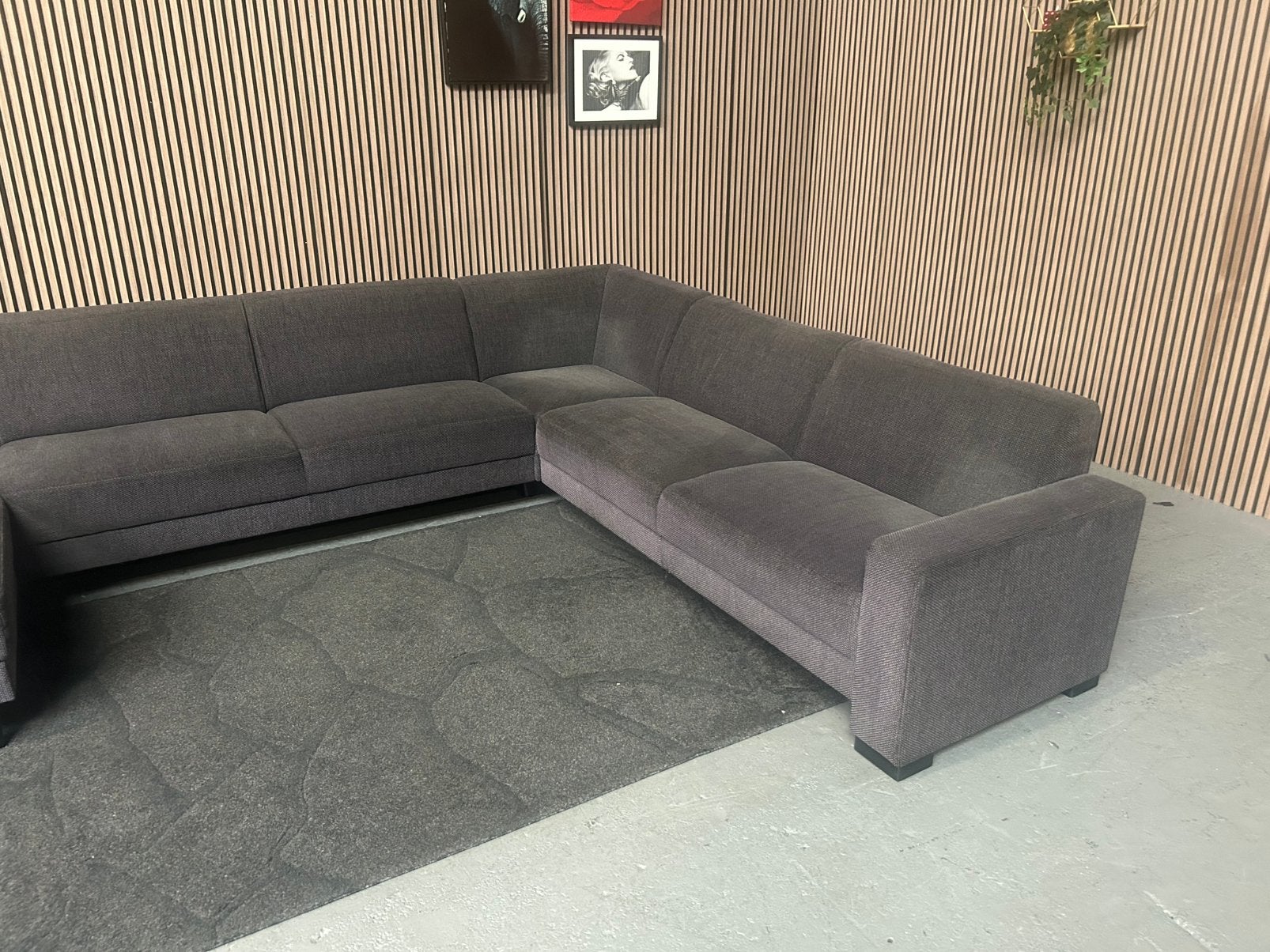 Foto 3 van GRATIS LEVERING U BANK GRIJS 333X263 GEREINIGD