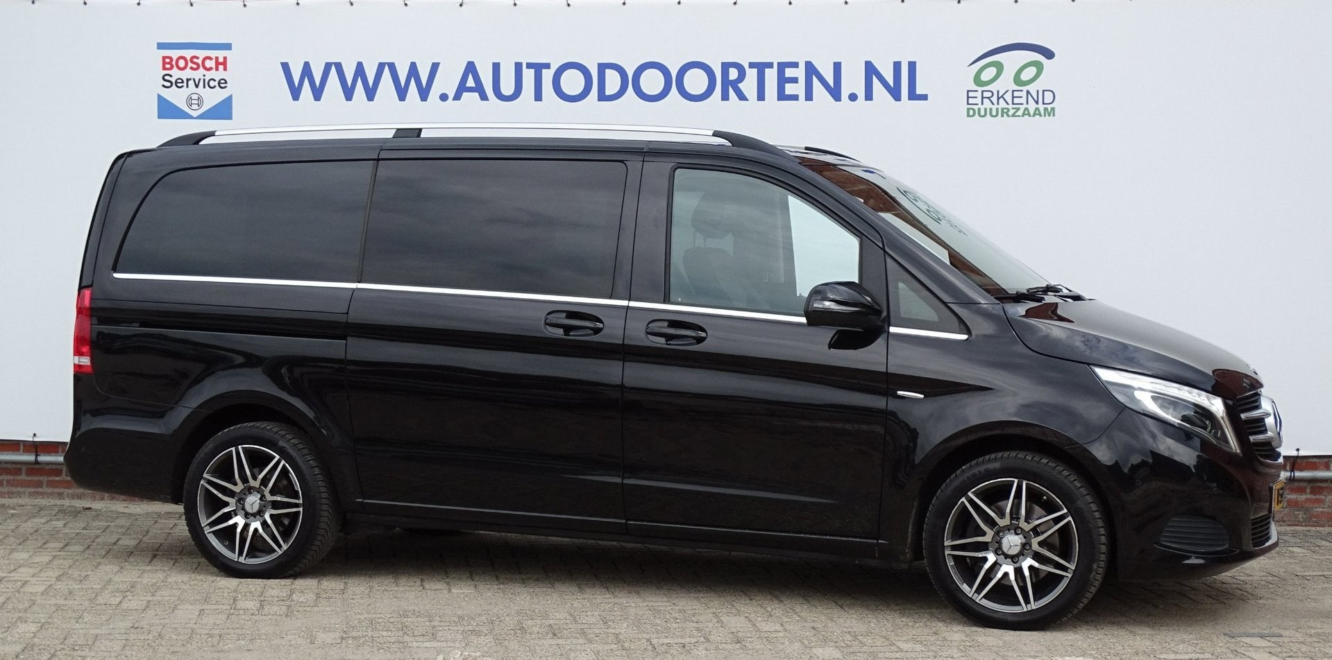 Mercedes-Benz V-klasse 250d Lang DC Avantgarde|Trekhaak|360, Automaat, Stoelverwarming, Achterwielaandrijving, Bedrijf