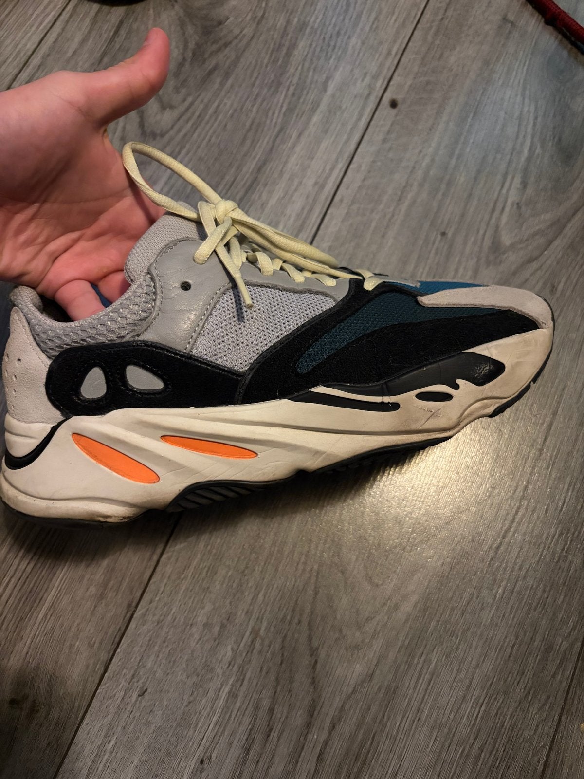 Yeezy 700 Wave Runner - Maat 43 1/3 - Gedragen, Kleding | Heren, Schoenen, Ophalen of Verzenden, Gedragen, Overige kleuren, Sneakers of Gympen