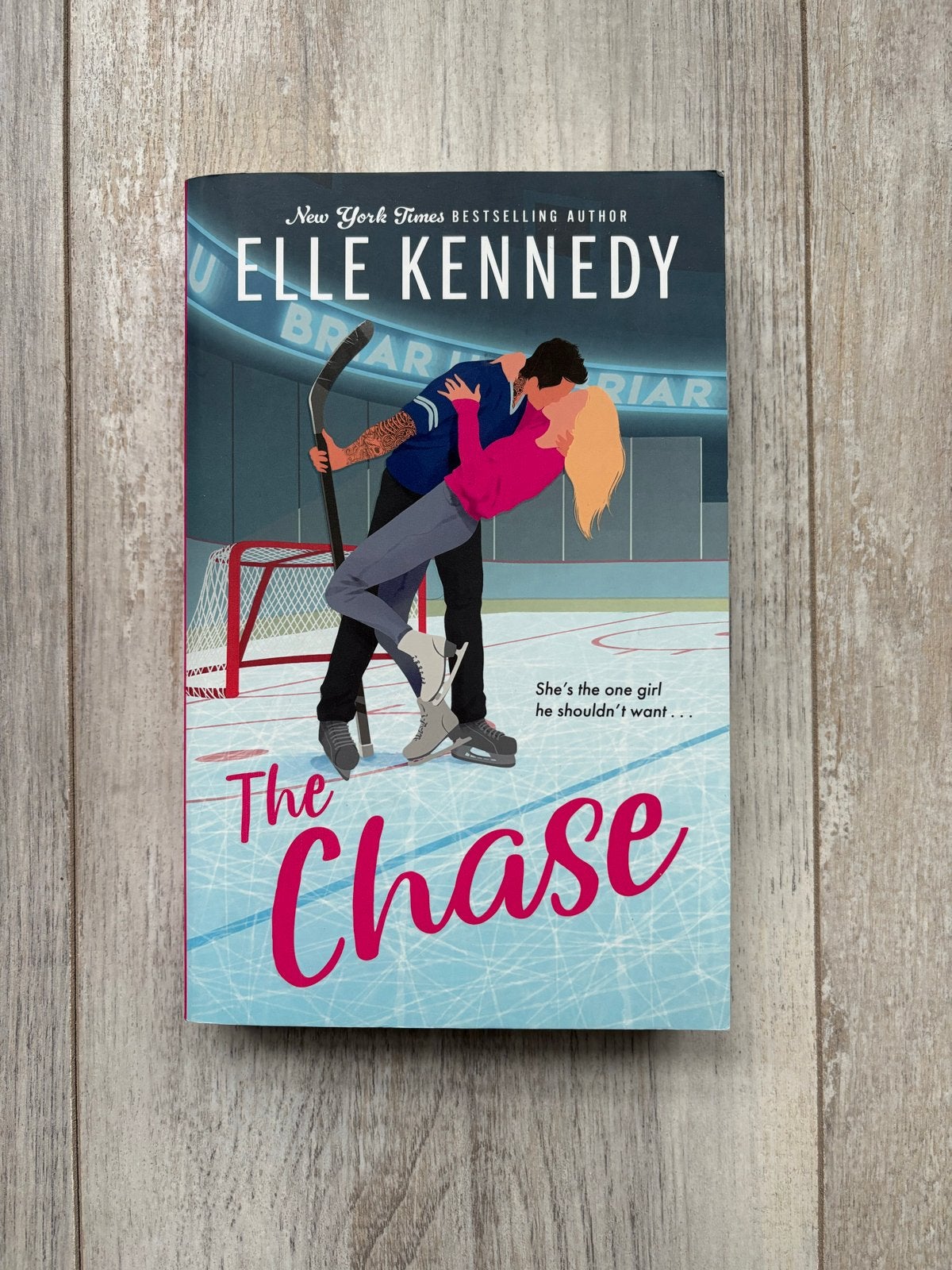 The Chase - Elle Kennedy (Briar U, #1), Boeken, Ophalen of Verzenden, Zo goed als nieuw, Amerika