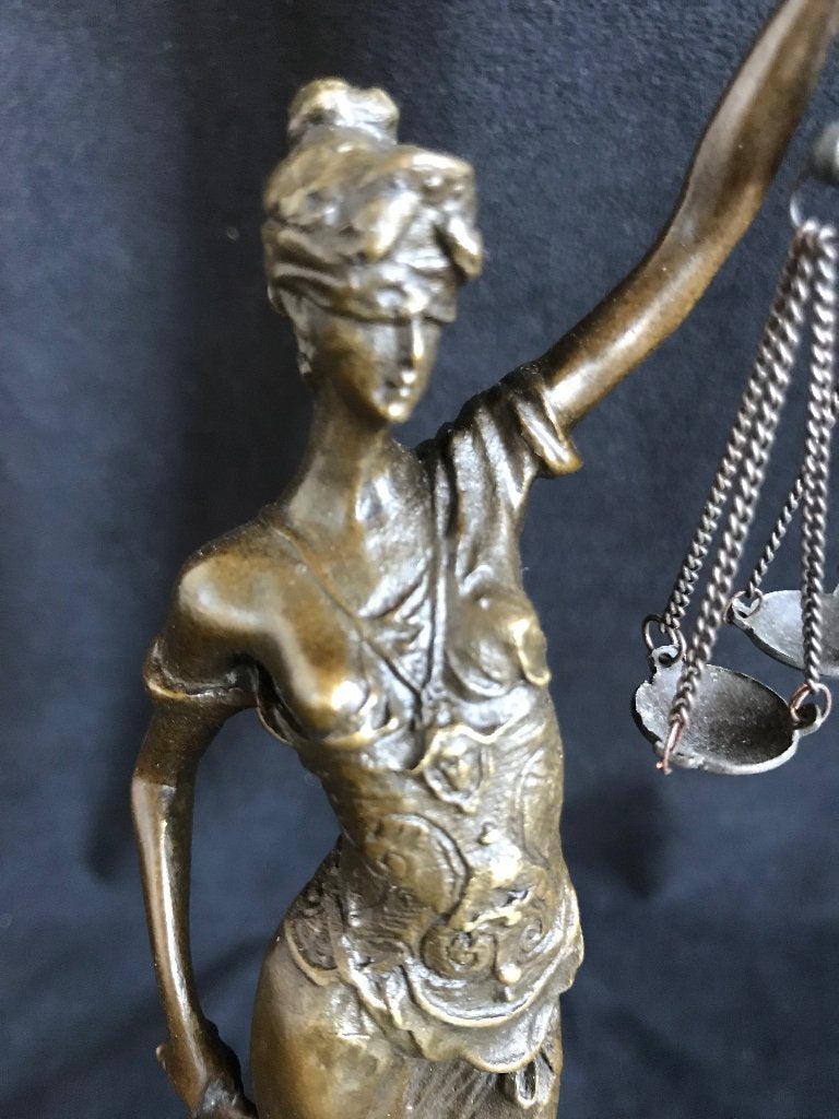 Vrouwe Justitia , ronde sokkel,brons, Ophalen of Verzenden, Handgemaakt, Brons, Beeld