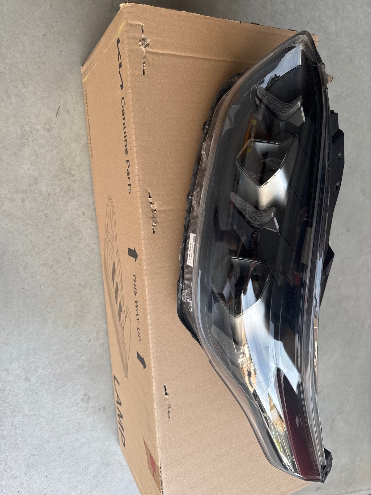 Kia ceed  koplamp links LED  92101j7500 met klein krasje, Auto-onderdelen, Verlichting, Ophalen of Verzenden, Gebruikt, Kia