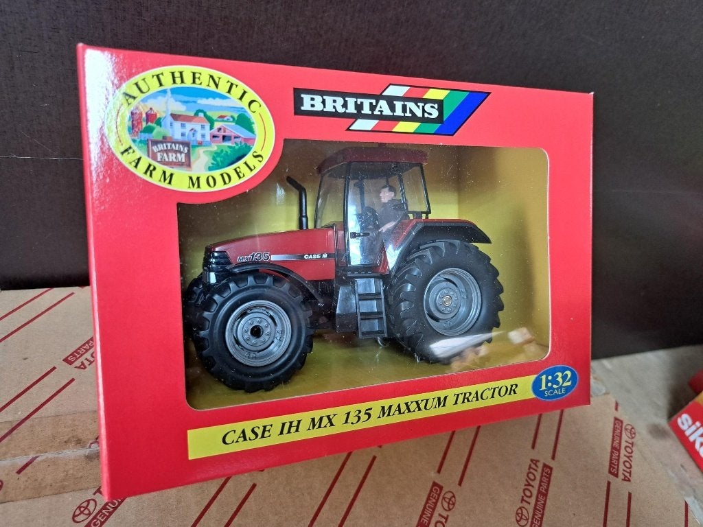 Britains 00227 CASE IH MX135 1:32 Tractor in doos nieuw, Ophalen of Verzenden, Nieuw, Tractor of Landbouw, Britains