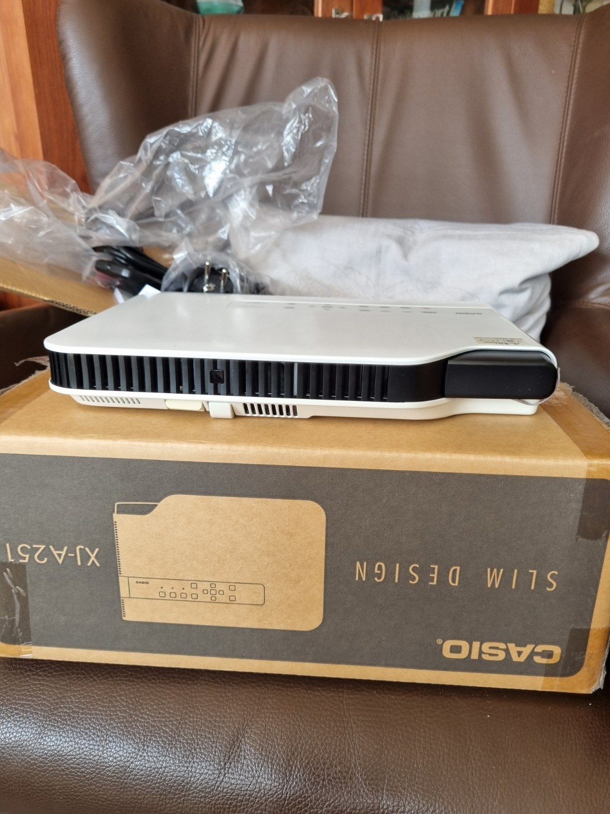 Casio hdmi slimline laser beamer., Ophalen of Verzenden, Nieuw, Overige technologieën, Casio