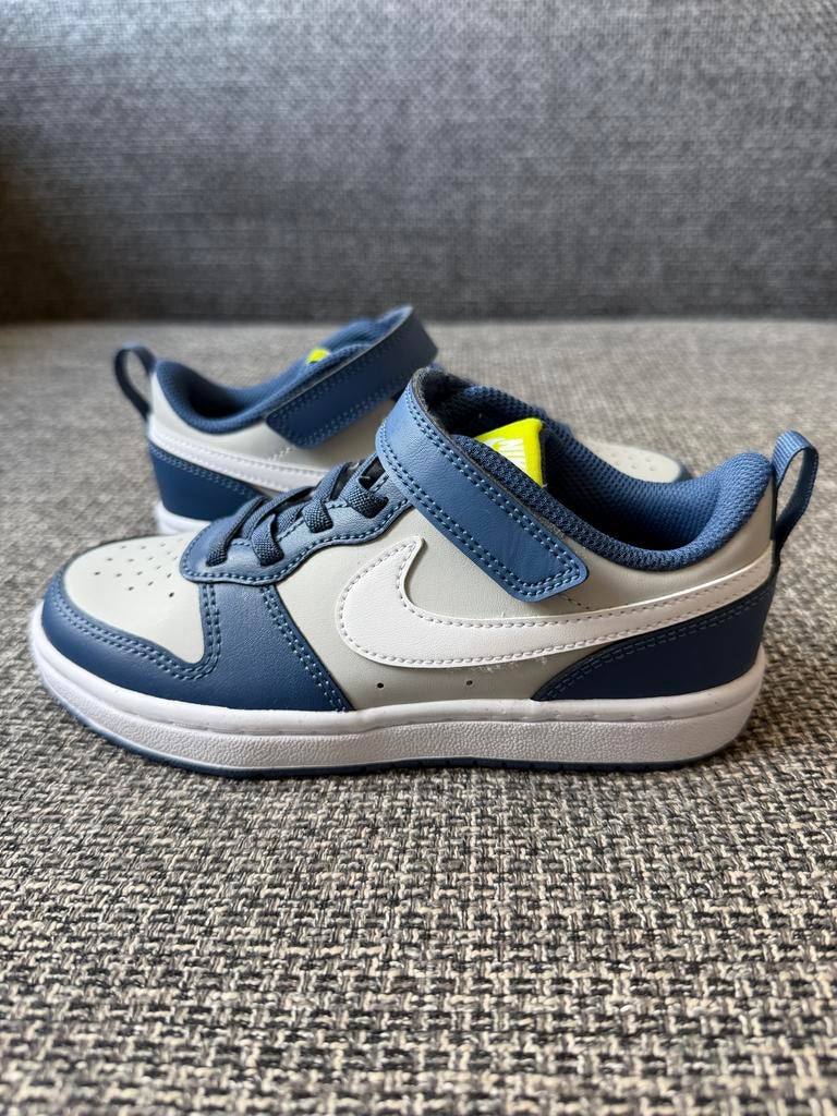 Nike Court Borough Low 2 (PSV) - Maat 31 - Nieuw, Nieuw, Ophalen of Verzenden, Jongen of Meisje, Sportschoenen