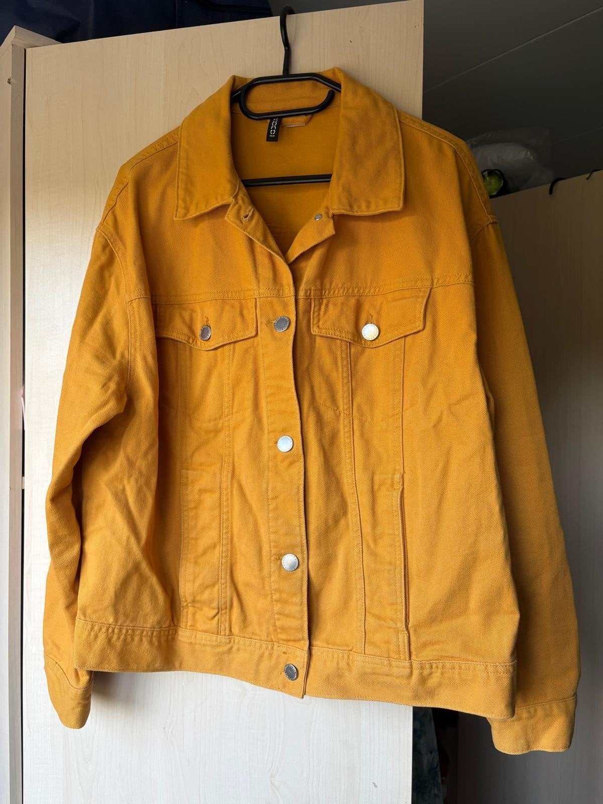 Geel dames spijkerjasje maat 38 - Divided H&M, Maat 38/40 (M), Ophalen of Verzenden, Zo goed als nieuw, Divided H&M