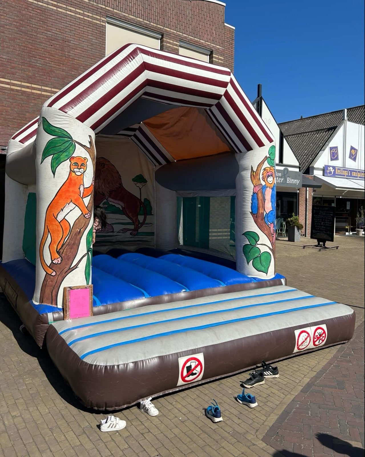 Springkussen 4x5m met blower - Jungle thema, Ophalen of Verzenden, Gebruikt