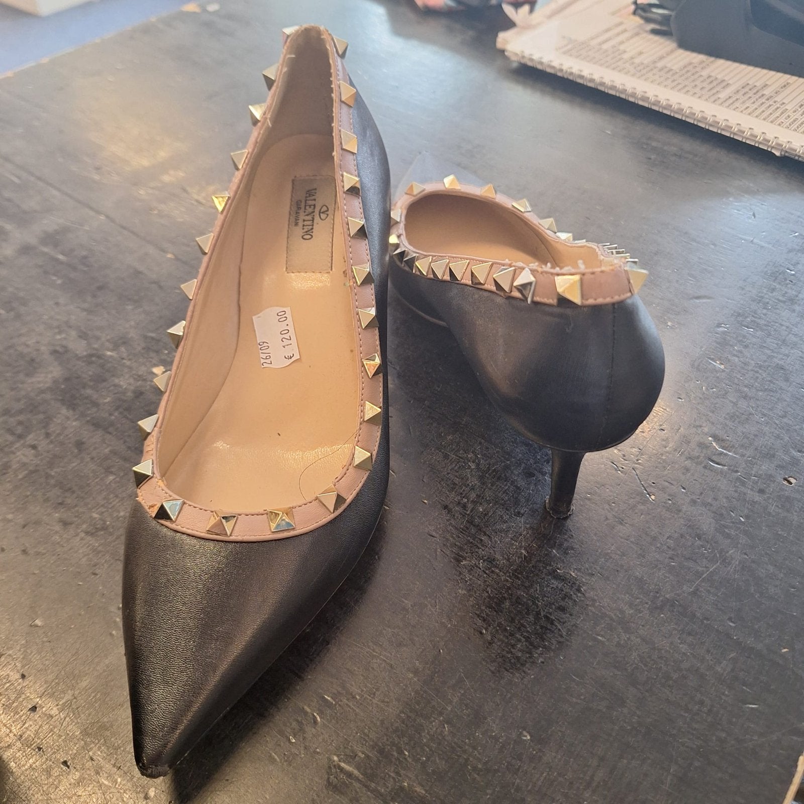 Valentino damesschoenen maat 41 met studs, Ophalen of Verzenden, Gedragen, Zwart, Schoenen met hoge hakken