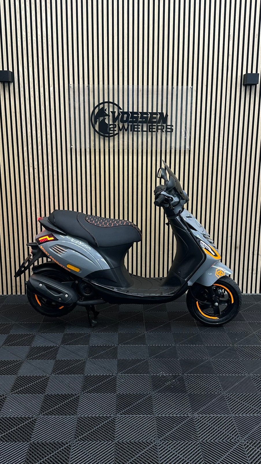 Piaggio zip | Nardo grey & Orange Edition | 2021 | 3200 KM, Maximaal 45 km/u, Zip, Zo goed als nieuw, Benzine