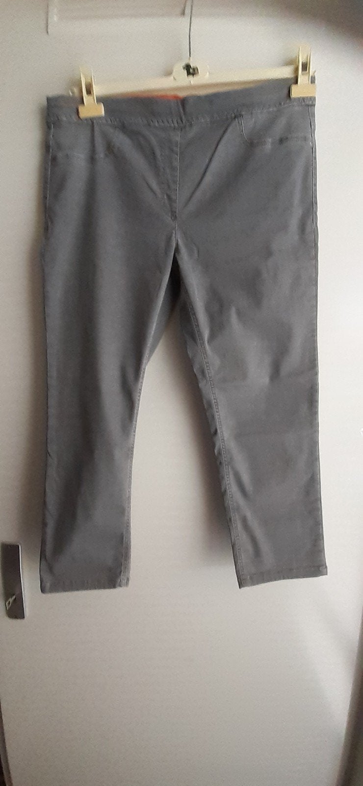 Zgan grijze broek maat 44 van  Zerres  [korte maat], Kleding | Dames, Maat 42/44 (L), Ophalen of Verzenden, Zo goed als nieuw
