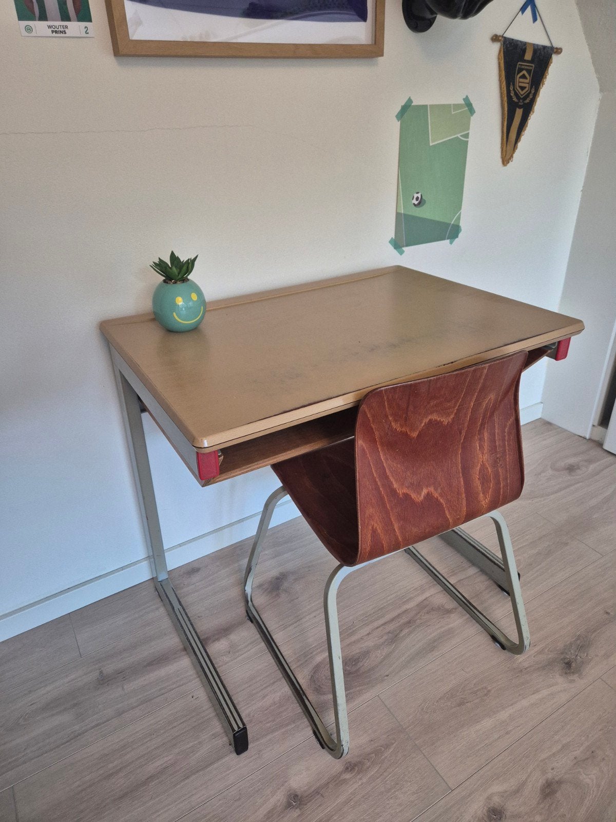 Vintage kinderbureau met stoeltje, Ophalen, Gebruikt, Kinderbureau