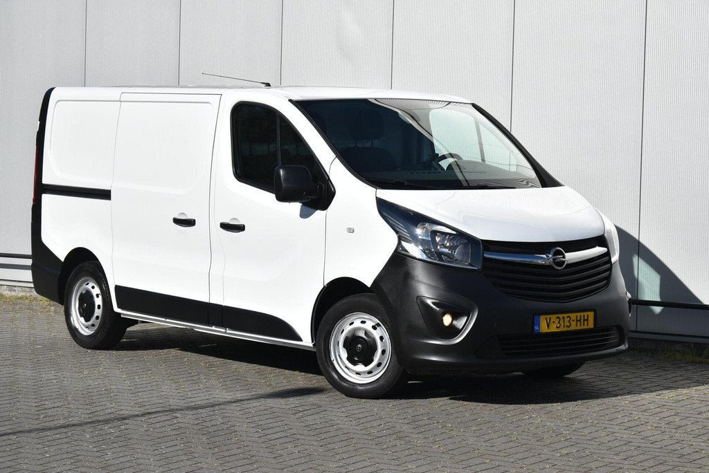 Opel Vivaro 1.6 CDTI L1H1 Airco Navi Trehaak 3 Pers, Euro 5, Gebruikt, Zwart, 4 cilinders