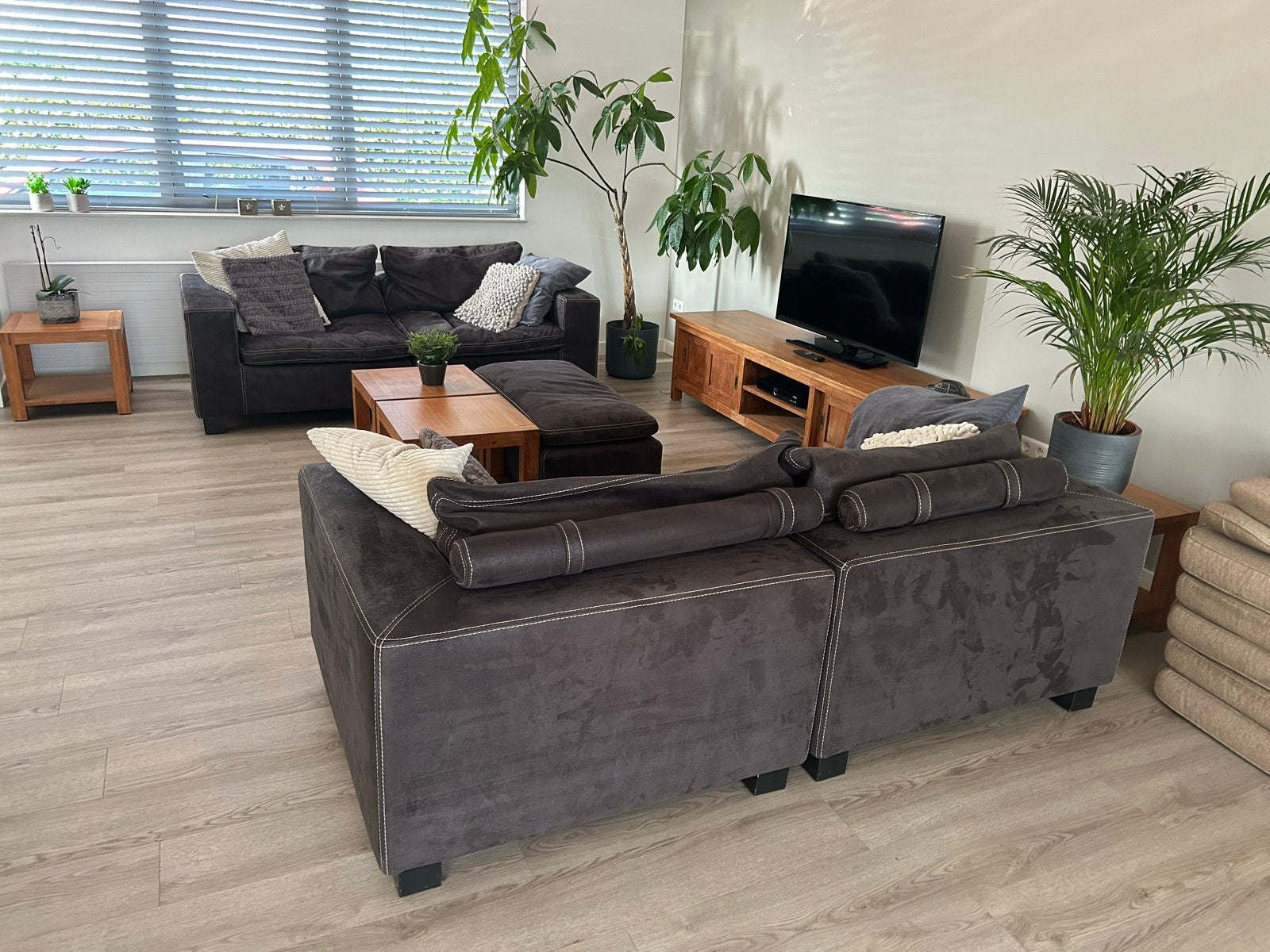 Antracietgrijze tweemaal tweezits   bank met poef, Huis en Inrichting, Ophalen, Gebruikt, 100 tot 125 cm, Leer