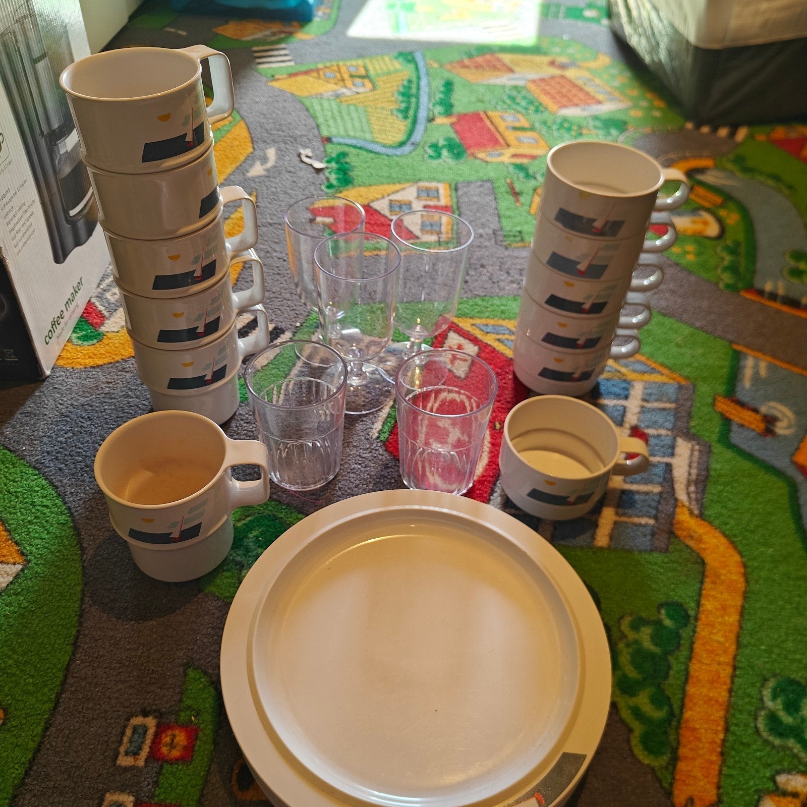 Kunststof campingservies: borden, mokken, kopjes en glazen, Ophalen