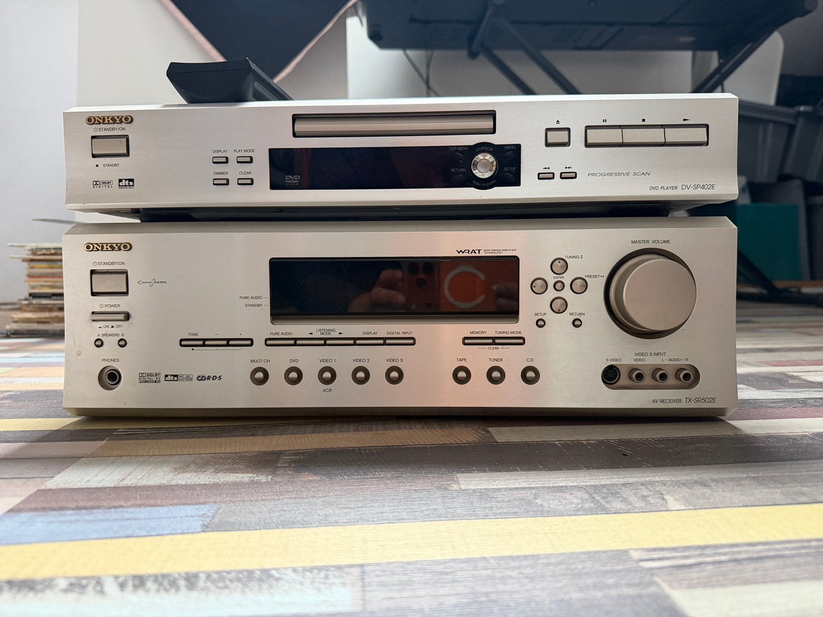 ONKYO TX-SR502E + DV-SP402E – AV Receiver + DVD-speler, 70 watt of meer, Zo goed als nieuw, 5.1-systeem, Overige spelers