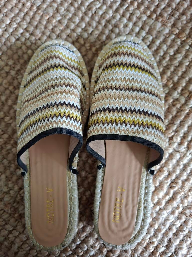 Notre-V muiltjes maat 38, Kleding | Dames, Schoenen, Ophalen of Verzenden, Zo goed als nieuw, Sandalen of Muiltjes