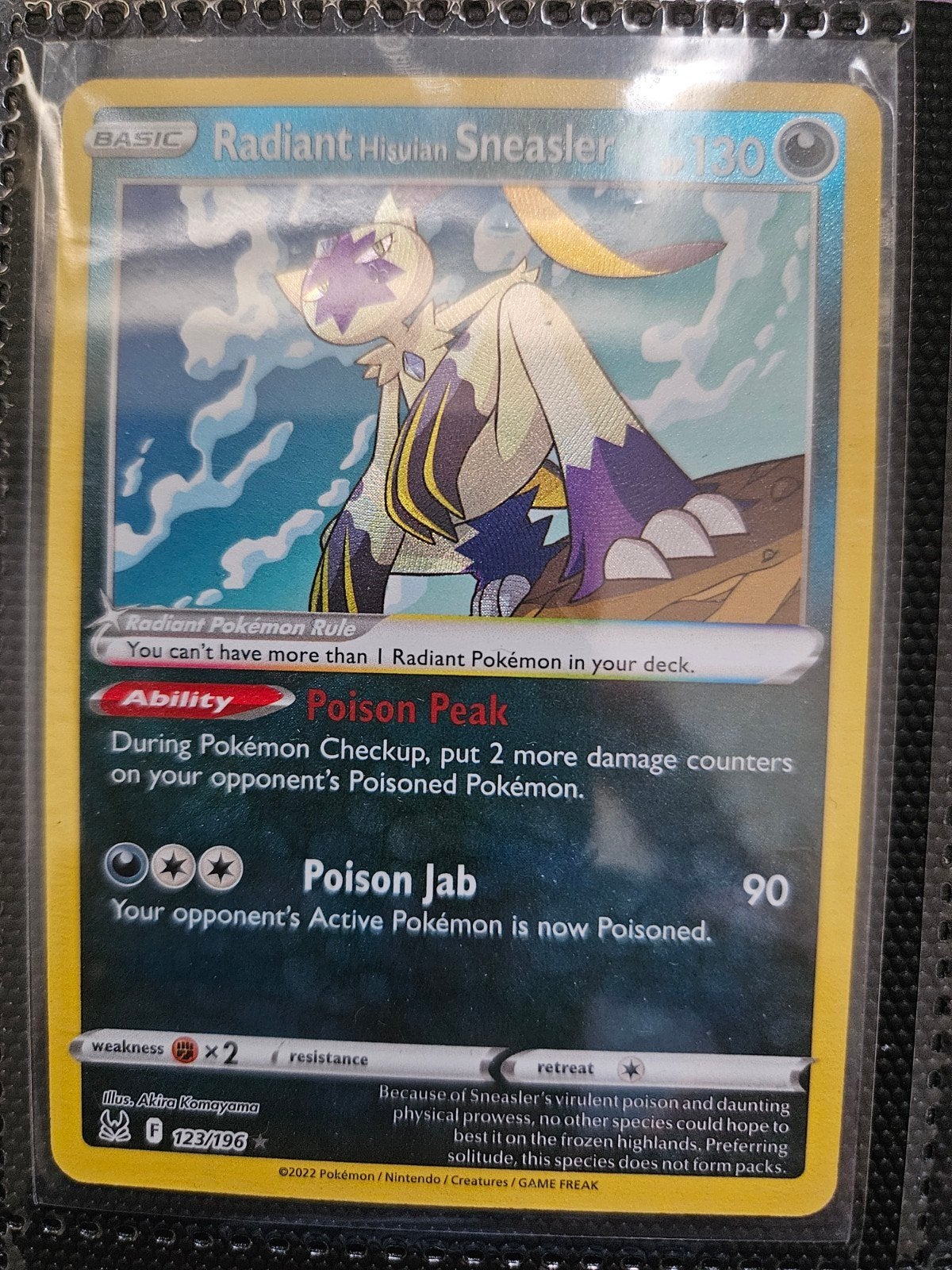 Pokemon Radiant Hisuian Sneasler 123/196 Lost Origin, Ophalen of Verzenden, Zo goed als nieuw, Losse kaart, Foil