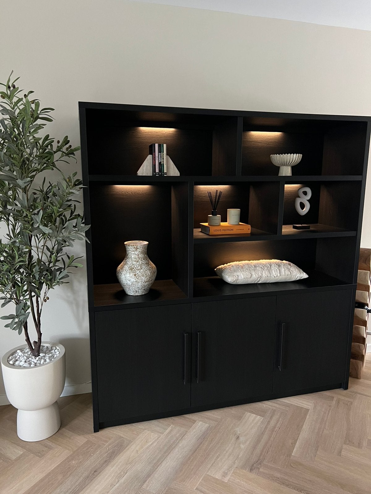 Zwarte kast, Ophalen, Zo goed als nieuw, Minder dan 150 cm, Minder dan 100 cm