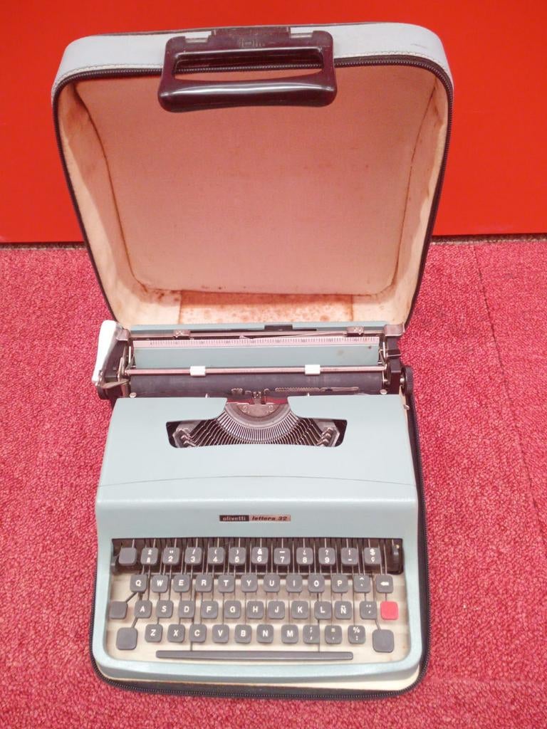 Vintage Olivetti Lettera 32 in originele draagkoffer, Diversen, Typemachines, Ophalen, Gebruikt
