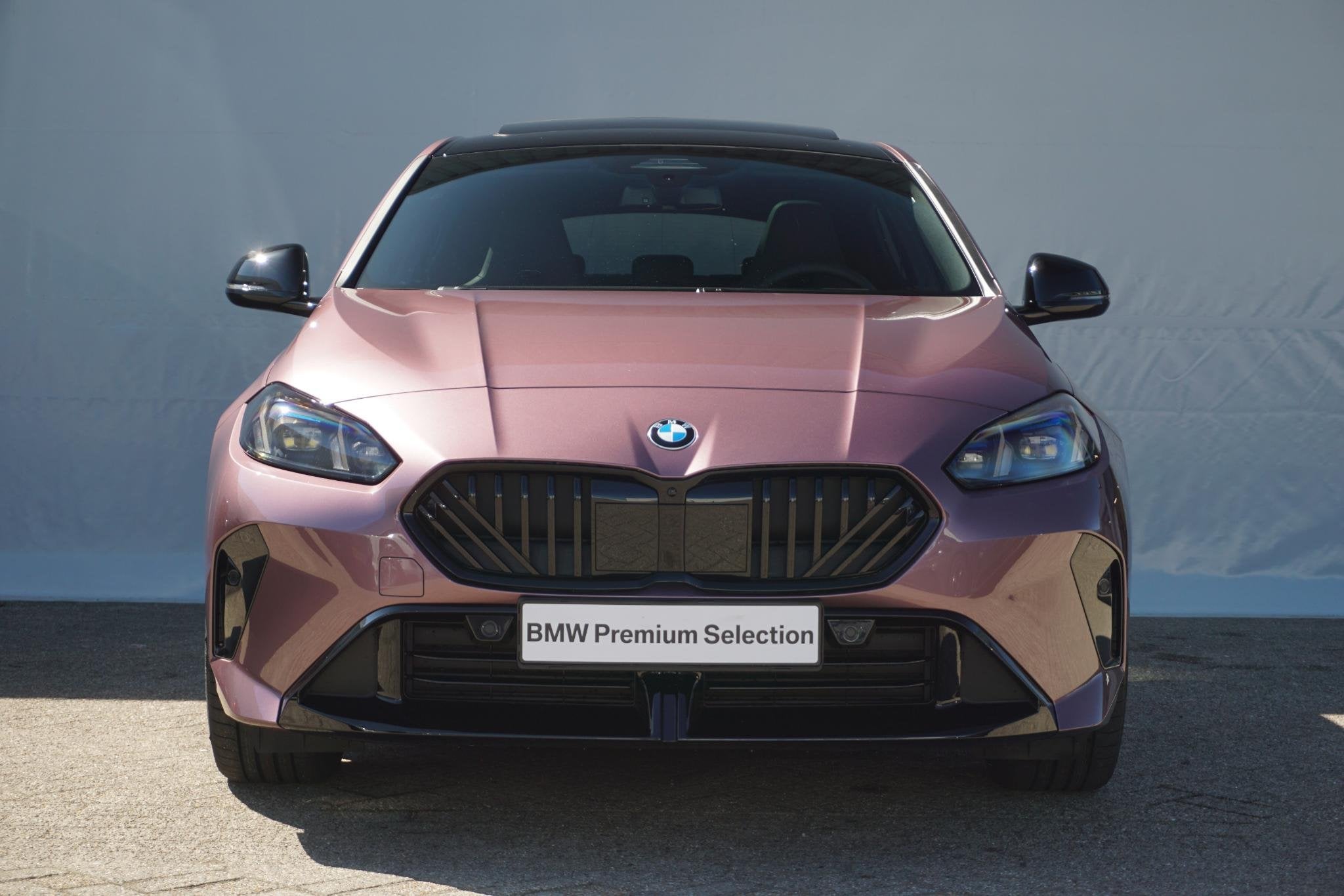 BMW 1 Serie 5-deurs 120 | M Sportpakket Pro | Harman Kardon, Origineel Nederlands, Bedrijf, 19 km/l, 3 cilinders