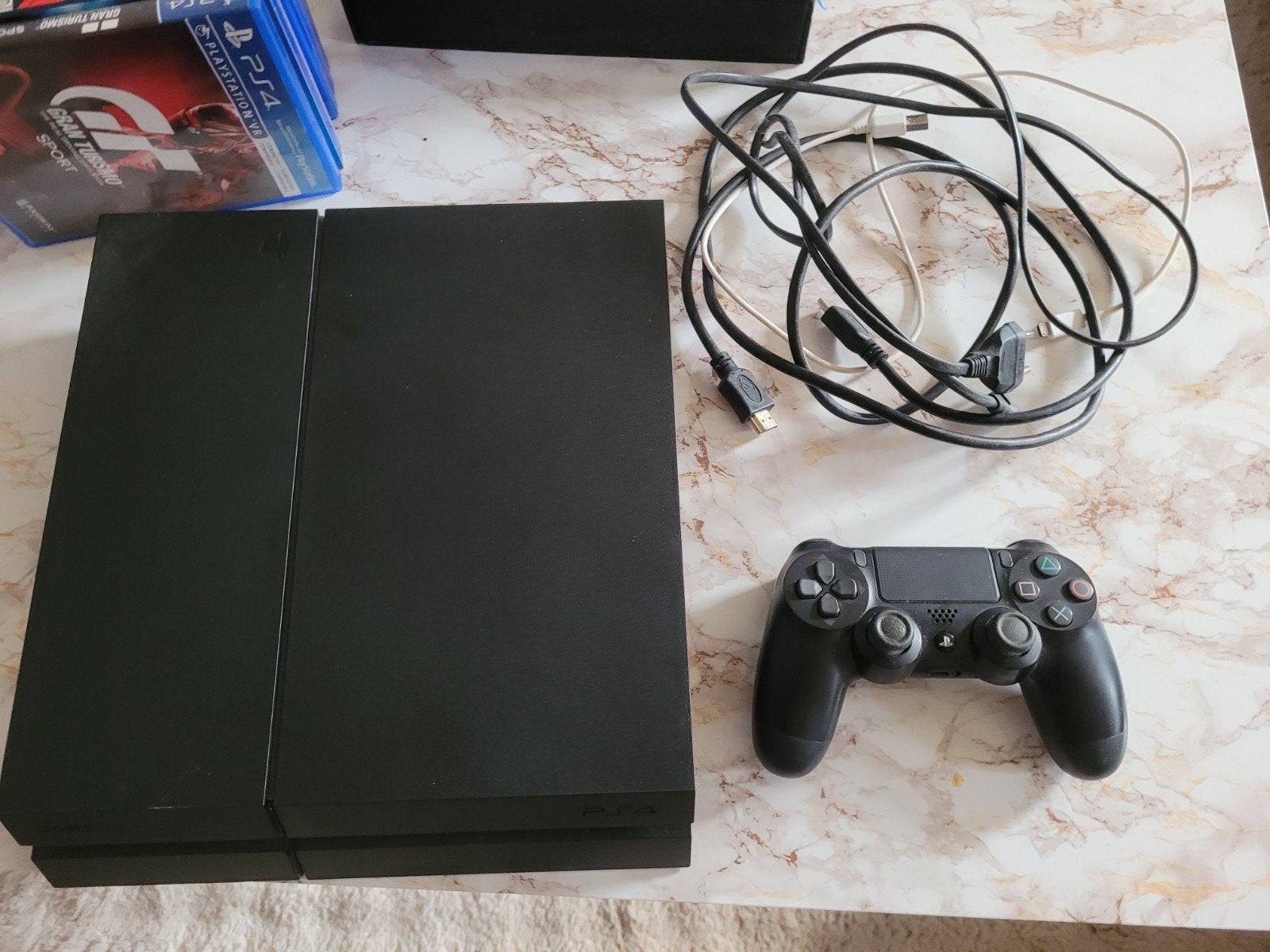PlayStation 4 1TB met spellen en controller, Spelcomputers en Games, Games | Sony PlayStation 4, Gebruikt, 1 speler, Vanaf 3 jaar