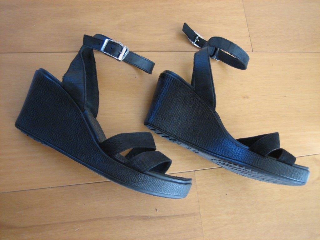 Elegante vederlichte zwarte sandalen CROCS 37 snazzeys, Kleding | Dames, Schoenen, Verzenden, Zwart, Sandalen of Muiltjes, Zo goed als nieuw