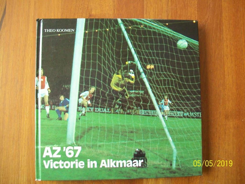 AZ '67 - Victorie in Alkmaar ( Theo Koomen), Verzenden, Gebruikt, AZ, Boek of Tijdschrift