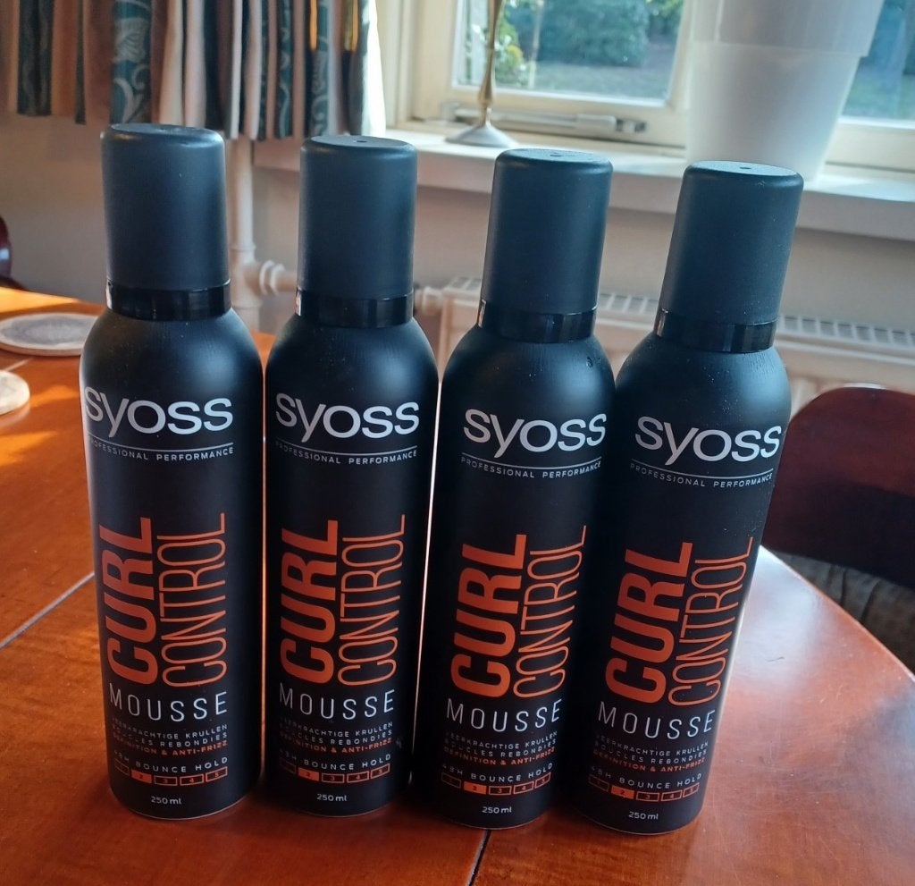 Syoss Curl mousse, Ophalen of Verzenden, Nieuw, Gel, Wax, Haarlak of Mousse
