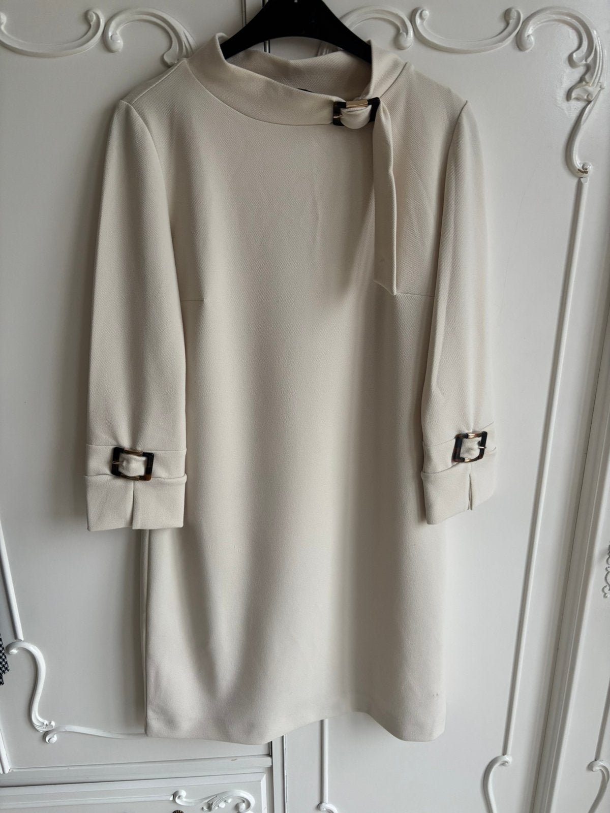 Nieuw off white crème jurk merk Ana Alcázar maat 34, Overige kleuren, Nieuw, Ophalen of Verzenden, Knielengte