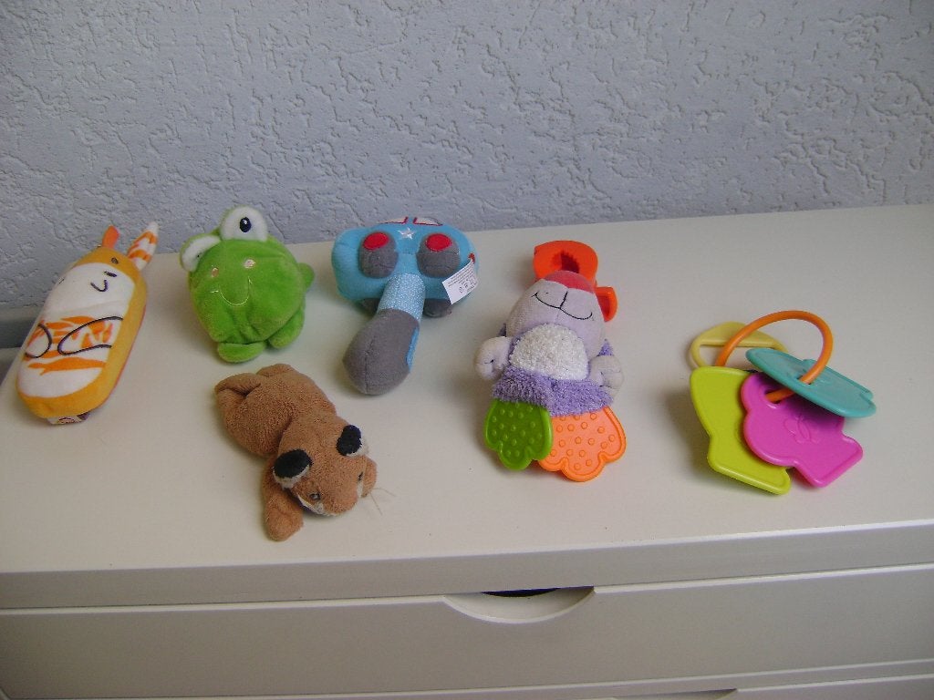 6baby speeltjes auto op stok met rammeltje sleutelbos plagro, Ophalen of Verzenden, Zo goed als nieuw, Auto, Met geluid