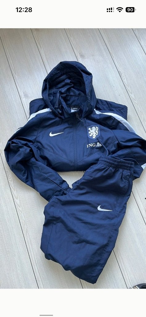 Nike trainingspak s xs trainingsjas broek 170 176 twente, Meisje, Sport- of Zwemkleding, Ophalen of Verzenden, Zo goed als nieuw