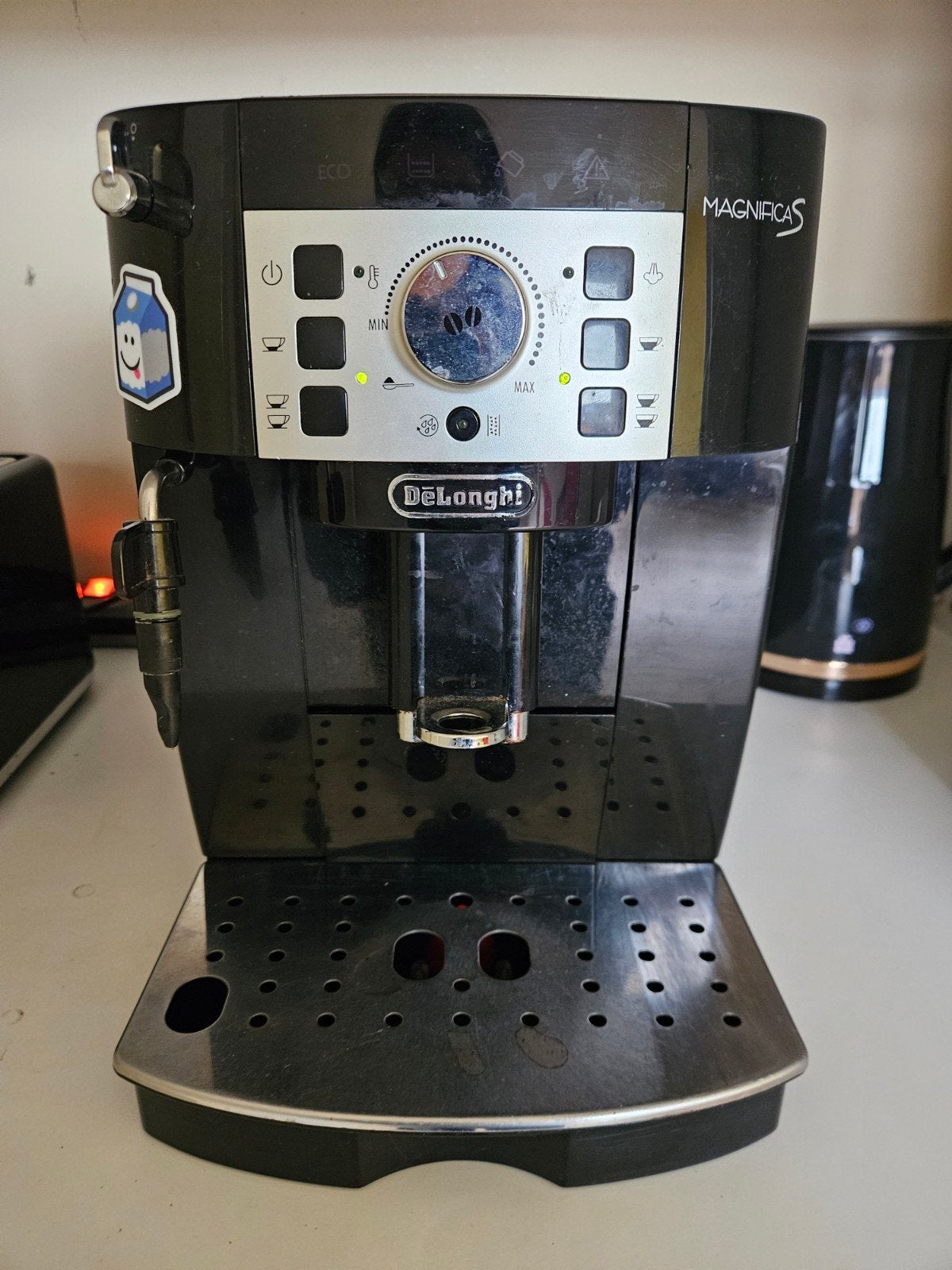 DeLonghi Magnifica S Koffiemachine - opknapper, Ophalen, Gebruikt, Koffiemachine, Koffiebonen