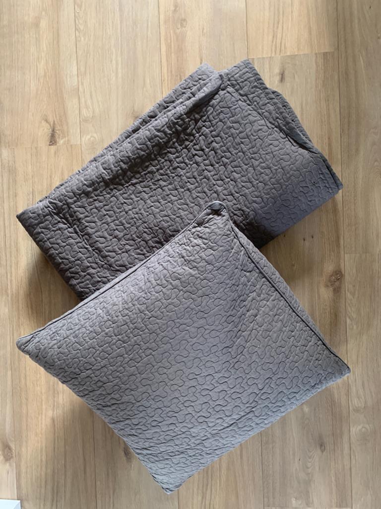 Ikea Alina beddensprei (180x280) en kussen (65x65), Ophalen of Verzenden, Zo goed als nieuw, Grijs, Vierkant