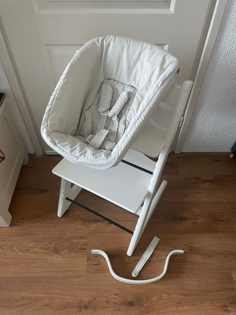 🧡 Witte Stokke Tripp Trapp Babybeugel en Newborn 🩵, Ophalen, Gebruikt, Meegroeistoel, Gordel(s)