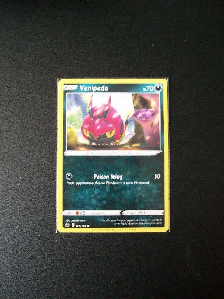 2625. Nieuwe Pokemon kaart VENIPEDE HP 70 (105/198), Verzenden, Nieuw, Losse kaart, Foil