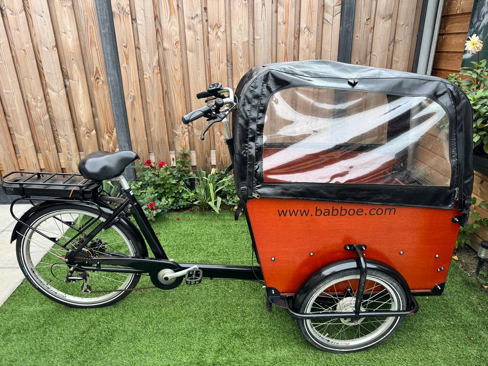 Nette Elektrische Babboe big  qwic model met huif, 4 kinderen of meer, Gebruikt, Elektrisch, Ophalen