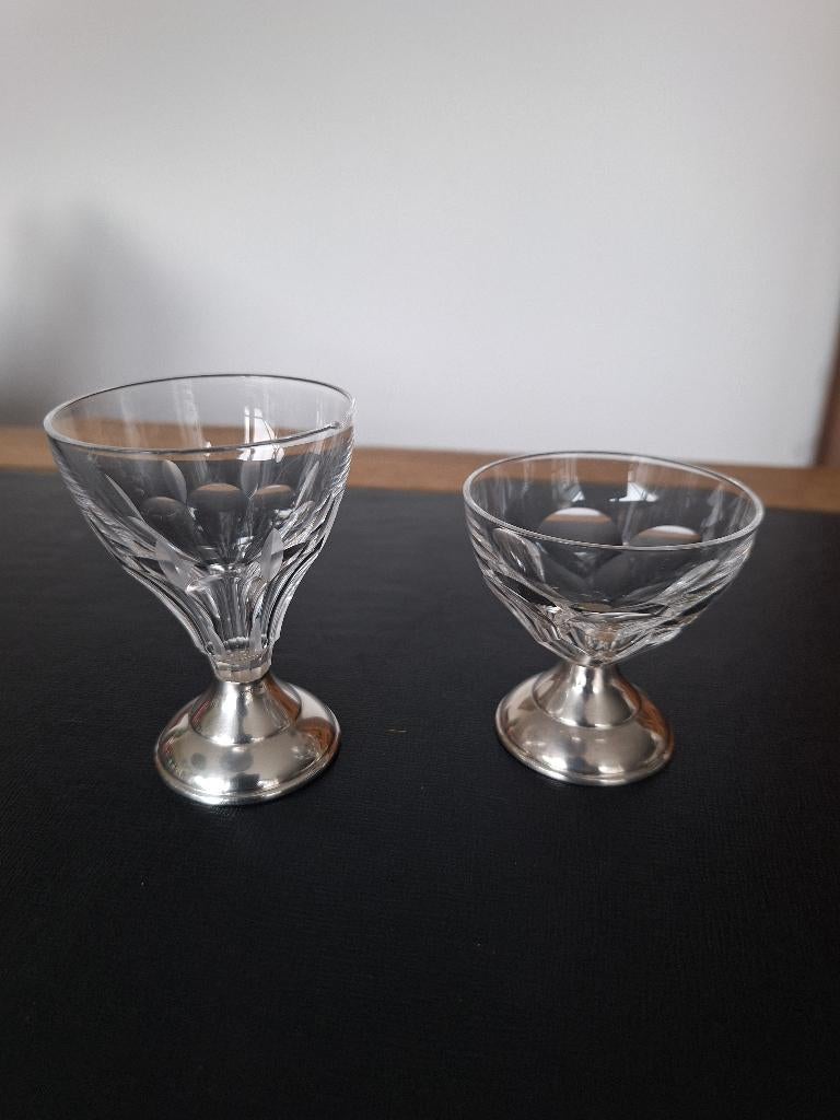 2 borrel glaasjes kristal/zilveren voet 1953 Burger en Zn, Antiek en Kunst, Antiek | Glas en Kristal, Ophalen of Verzenden