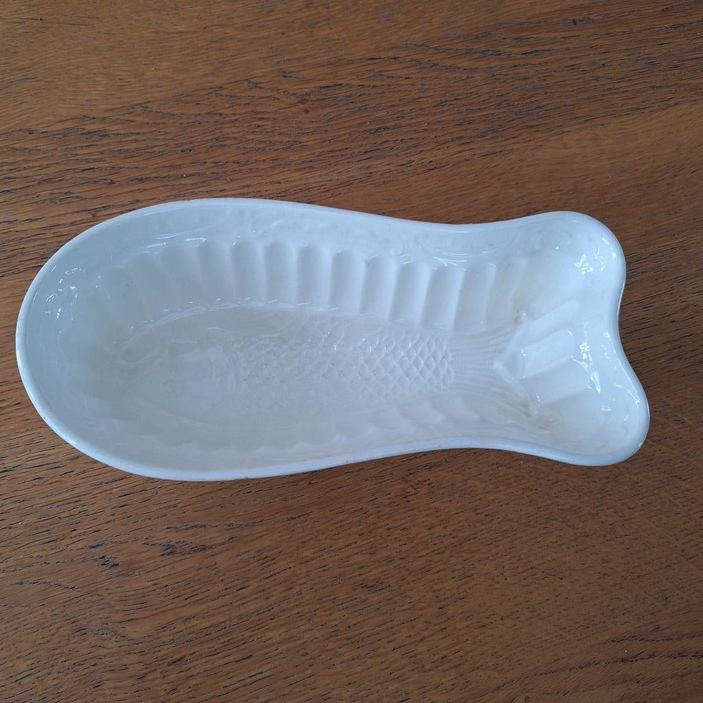 Puddingvorm vis klassiek oude vorm 24cm br en 8 h ophangbaar, Ophalen of Verzenden, Steen/keramiek, Wit, Overige typen