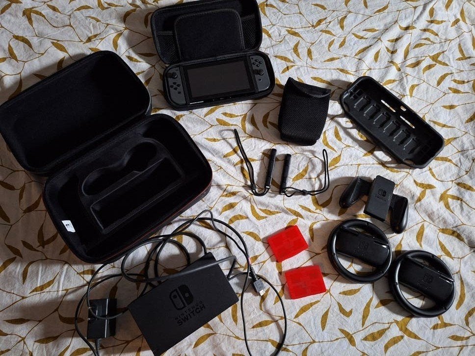 Nintendo Switch Grey als nieuw met veel accessoires, Spelcomputers en Games, Spelcomputers | Nintendo Switch, Ophalen