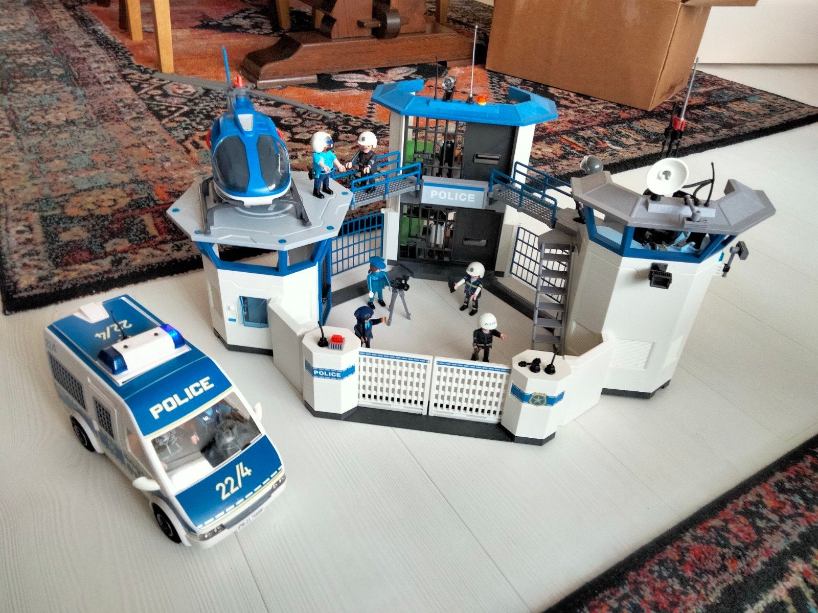 Zeer groot politiebureau van Playmobil., Ophalen of Verzenden