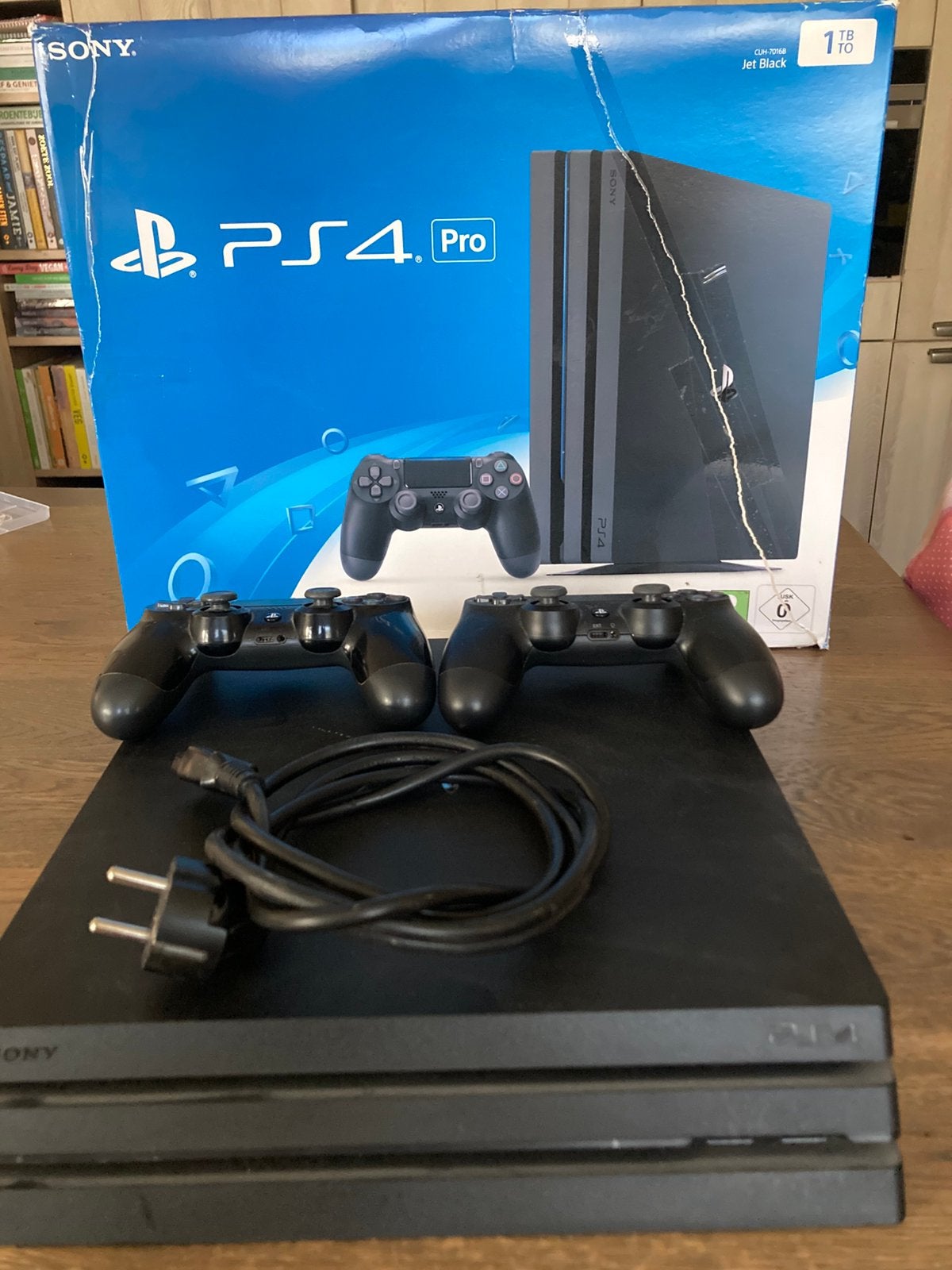 PS4 Pro 1TB, Spelcomputers en Games, Spelcomputers | Sony PlayStation 4, Ophalen, Zo goed als nieuw, Met 2 controllers, Pro